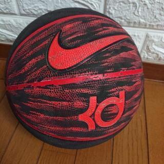 ナイキ 
7号 屋外用 バスケットボール 