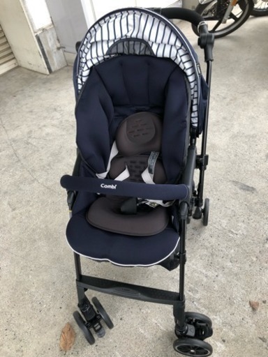 コンビのベビーカー