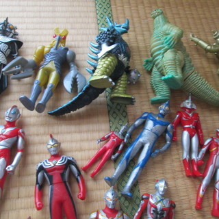 ウルトラマン　怪獣　ソフビ人形セットの画像