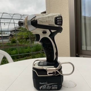 マキタ インパクトドライバー TD132