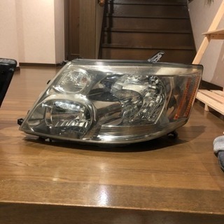 アルファード10系ヘッドライトの画像