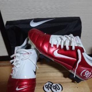 新品☆NIKEのサッカースパイク