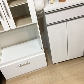 食器棚 ゴミ箱 取引中