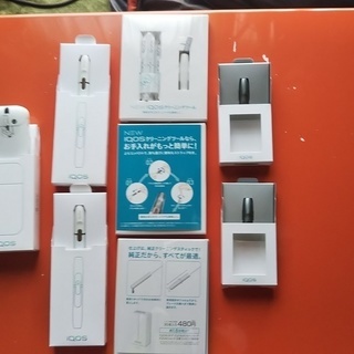 IQOS 2.4 PLUS チャージャー ホワイト+ホルダー×２...
