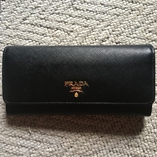 PRADA長財布