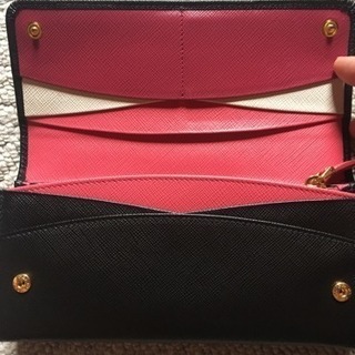 PRADA長財布の画像