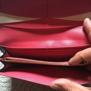 PRADA長財布の画像