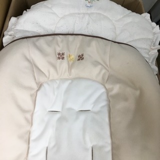 【あげます】コンビ ベビーラック ハイローチェア 本体 洗い替えカバー2枚の画像