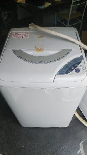 洗濯機　古くて汚れていますが使えます。