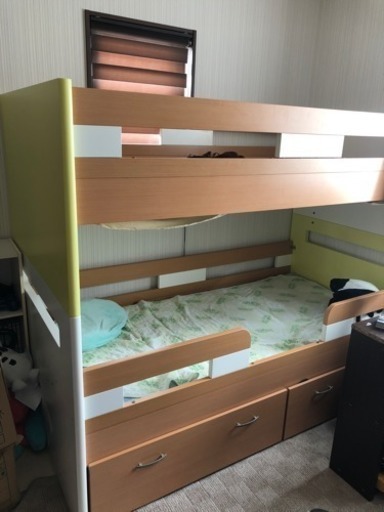 本日受け取り限定値下げ。引き出し収納付きニ段ベッドです。