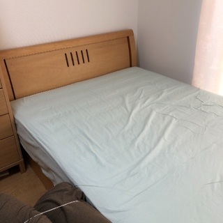 ダブルベッド マットレス付・引き出し有