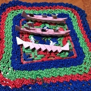 ㊗️令和㊗️折り紙で作った船と手編みのリリアンマット