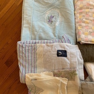 無料 0円 タオルケット シーツ 枕 クッションカバー 座布団カバー などセットの画像