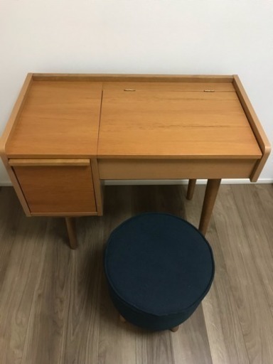 【美品】オシャレ Unico ドレッサー & イス