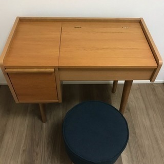 【美品】オシャレ Unico ドレッサー & イス