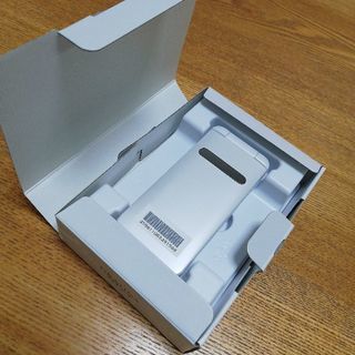 au 携帯電話　GRATINA グラディーナ　美品