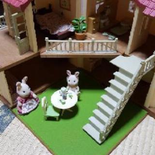 ｼﾙﾊﾞﾆｱﾌｧﾐﾘｰ(灯りの灯る大きな家)の画像