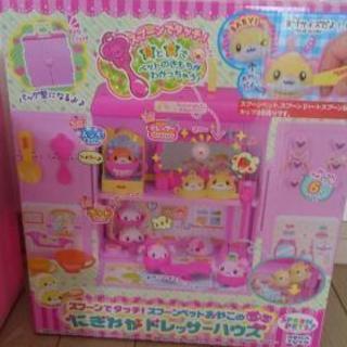 スプーンペットのにぎやかドレッサーハウスの画像