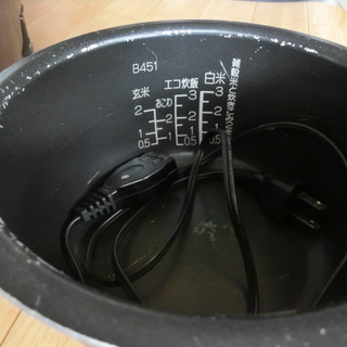 象印の３合炊き炊飯器　２０１５年式で比較的新しいものです。の画像