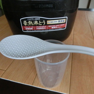 象印の３合炊き炊飯器　２０１５年式で比較的新しいものです。の画像