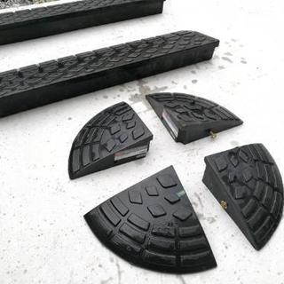 【再値下げ】ゴム製段差プレートセット　高さ9.5センチの画像