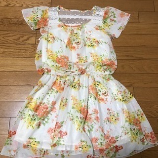 美品花柄ワンピース