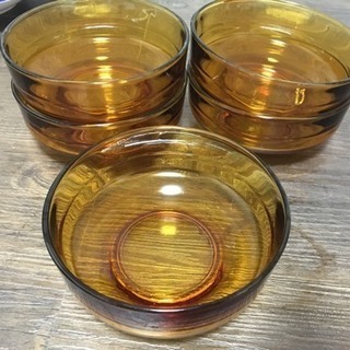ガラスの食器 5個 無料 取引中の画像