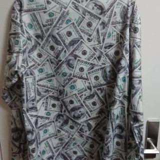 $ﾄﾞﾙ紙幣総柄  試着のみ ｼｬﾂの画像