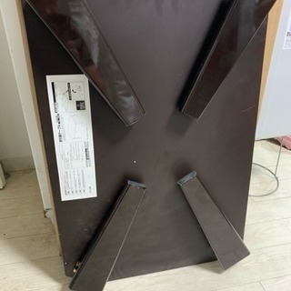 シングルルームに最適！折りたたみテーブル