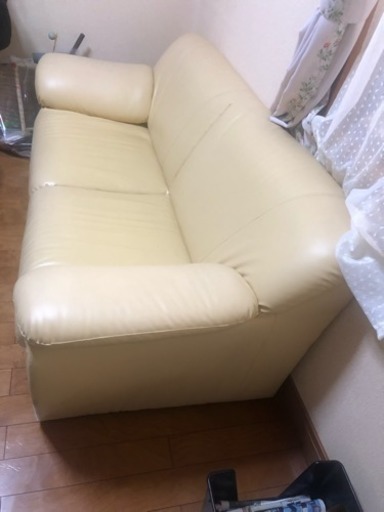 ベージュ色のソファー