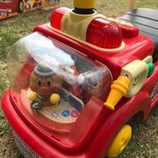 アンパンマン 6種類のおしゃべり ジャカジャカ消防車 元値6180円の画像