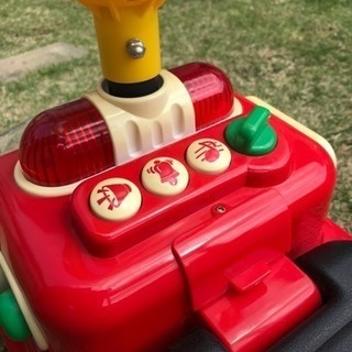 アンパンマン 6種類のおしゃべり ジャカジャカ消防車 元値6180円の画像