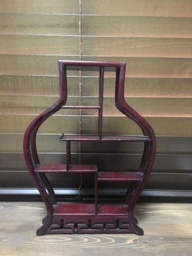 中国の飾り棚 高さ30cm.幅20cm