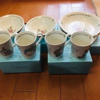 《再値下げ‼︎》【新品!!箱入り!!!】ピーターラビット食器セット