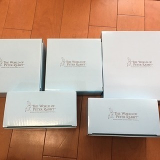 《再値下げ‼︎》【新品!!箱入り!!!】ピーターラビット食器セットの画像