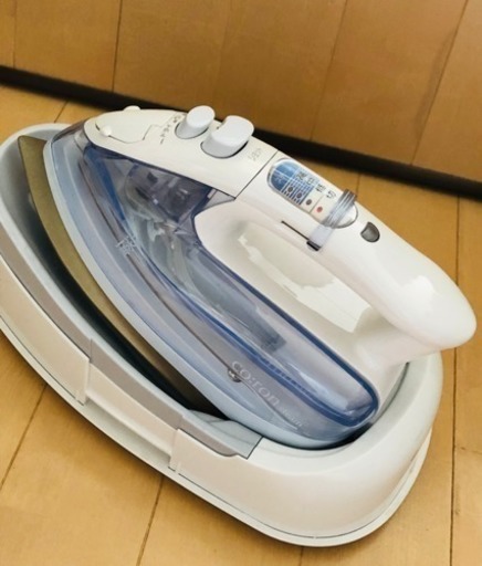 【SANYO コードレススチームアイロン】