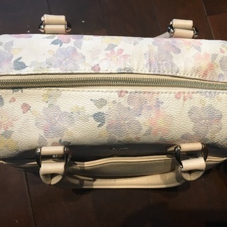 パサージュミニョンのバックの画像