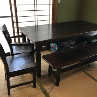 ダイニングテーブルセットあげます