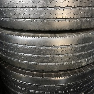 トラックタイヤ、205/85R16. 117/115L LT Bridgestone 