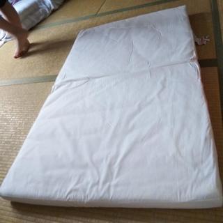 値下げしました‼️ ベビー布団4点セット+敷き布団カバー