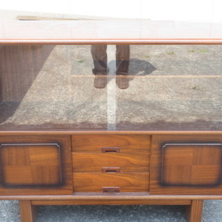 ☆地元のみ☆ガラス戸　引き出し付き　飾り棚☆