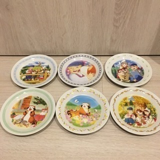 お皿(非売品) ＆ 骨盤矯正クッション