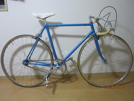 競輪用自転車（前後ブレーキ付き）