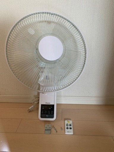商談決定！壁掛け首振り扇風機 動作品タイマー付き 2016年製