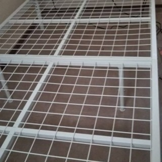 ベッドフレームの画像