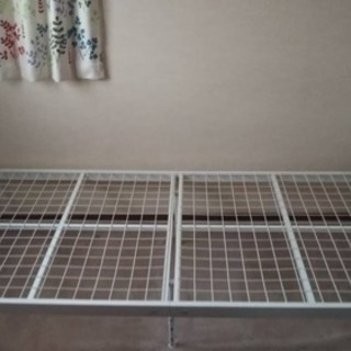 ベッドフレームの画像