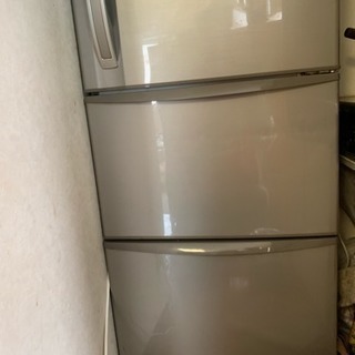 大型冷蔵庫東芝339Lの画像