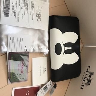 コーチ長財布ミッキー限定品