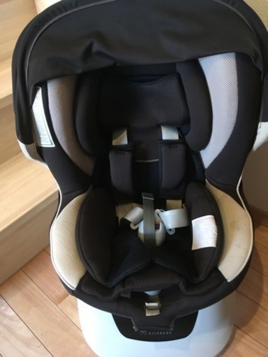 エールベベ  チャイルドシート  新生児  回転