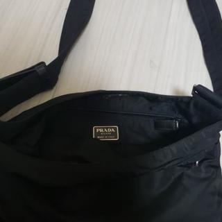 引取予定者決まりました。PRADAの、ナイロン肩掛けバッグです。の画像